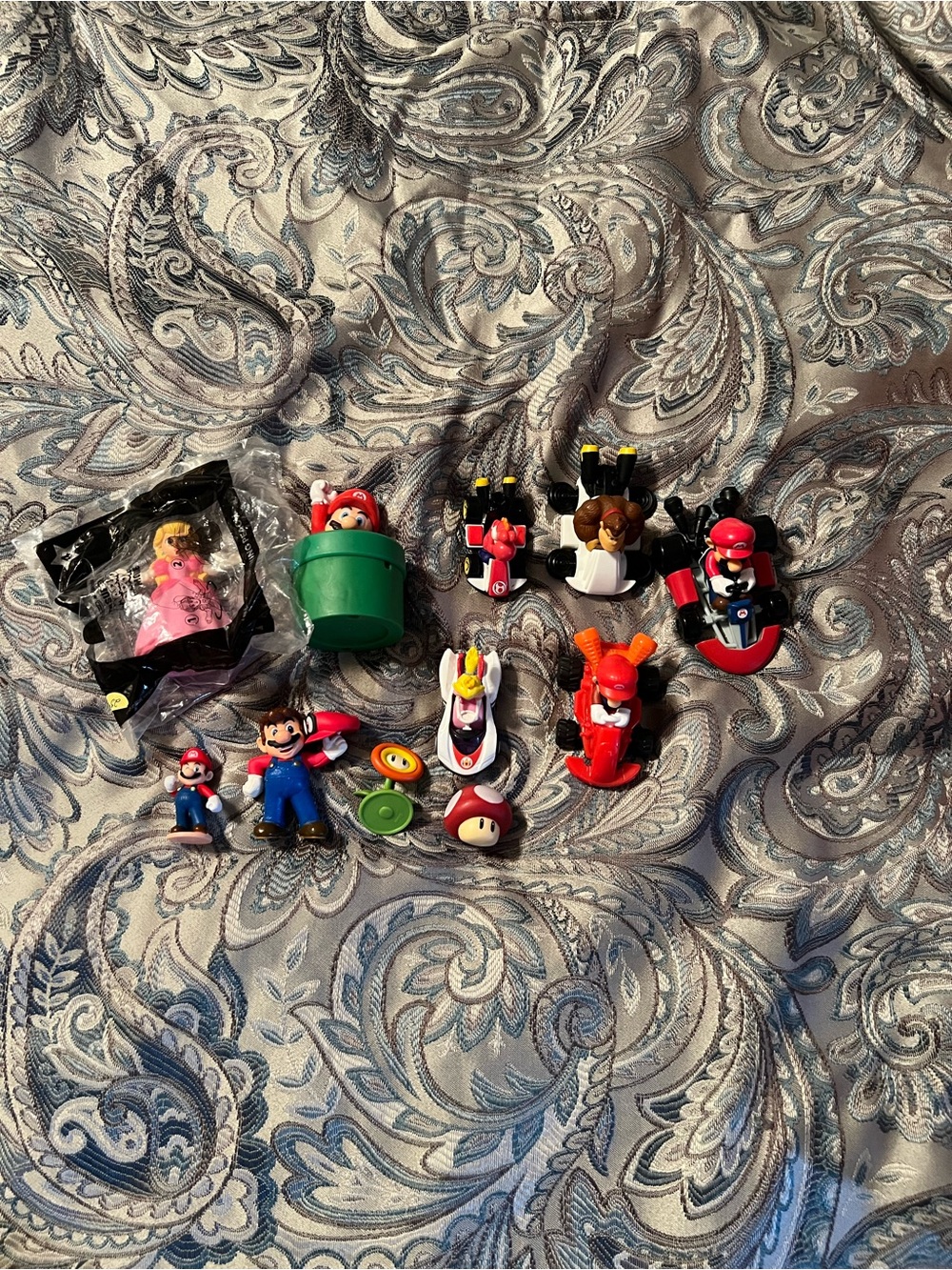 Mario Figure Lot Nintendo  Donkey Kong  Yoshi Princess Peach